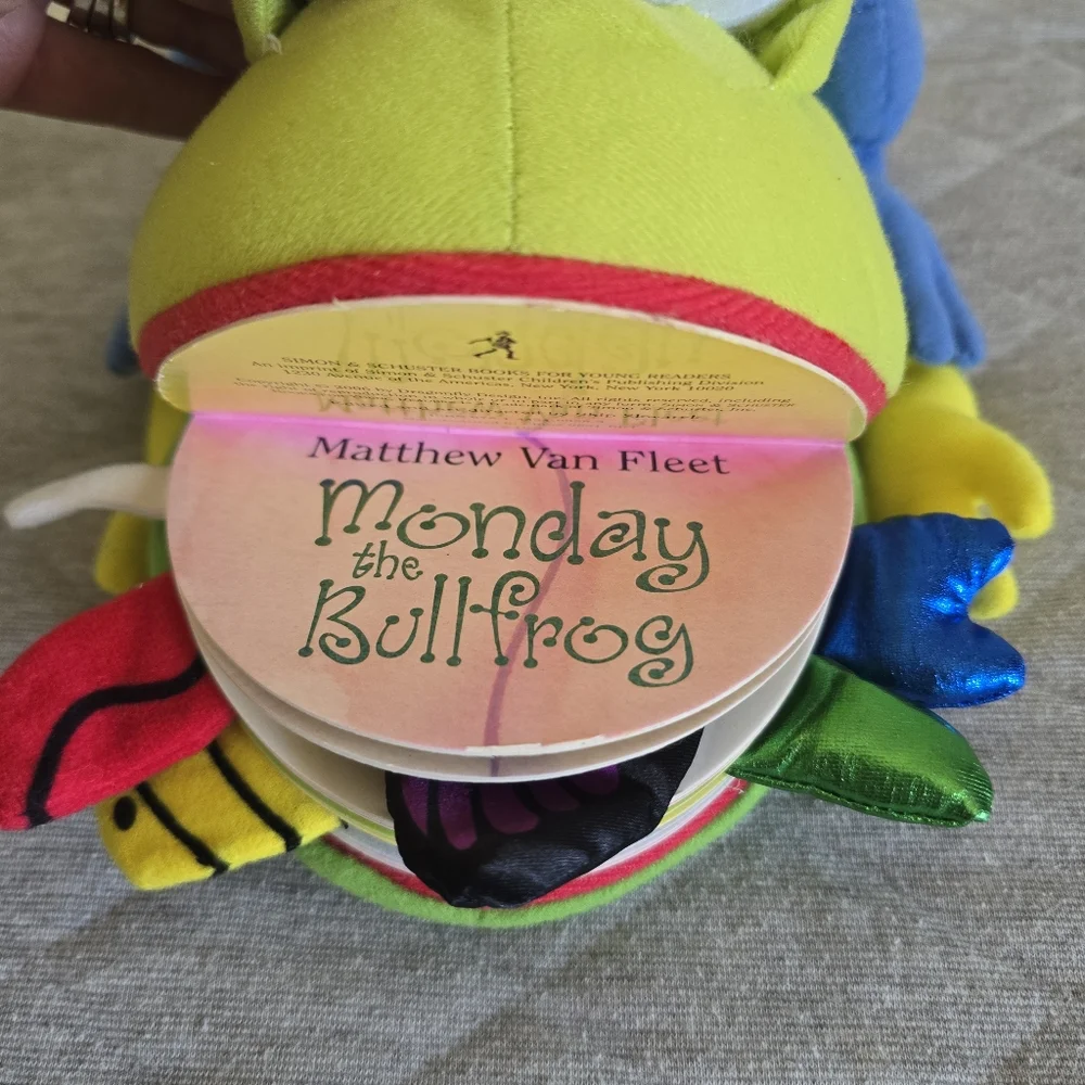 Monday the Bullfrog Puppet Book